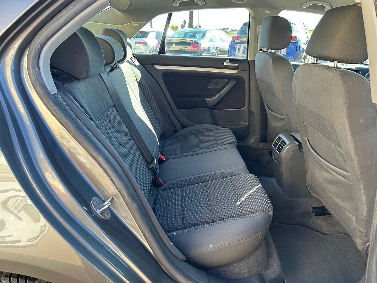 VOLKSWAGEN JETTA ADVANCE 2.0 TDI AUT0 SPANISH LHD IN SPAIN 115000 MILES 2006